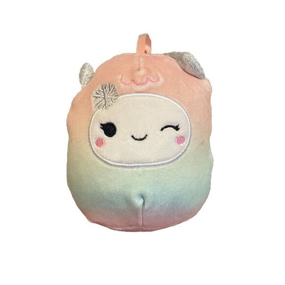 Squishmallows 4” Yara the Yeti Ornament 2022 Christmas Kelly Toy Snowflake - Picture 1 of 8